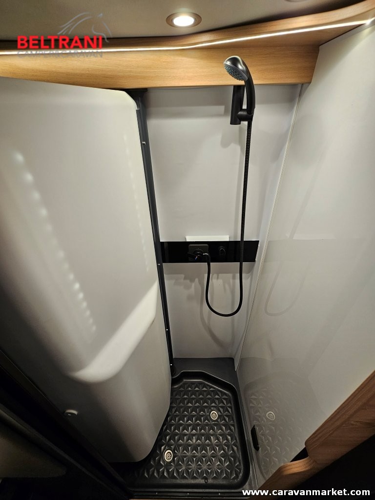 Knaus BoxLife 600 MQ Platinum Selection dettaglio del gavone e dello stivaggio