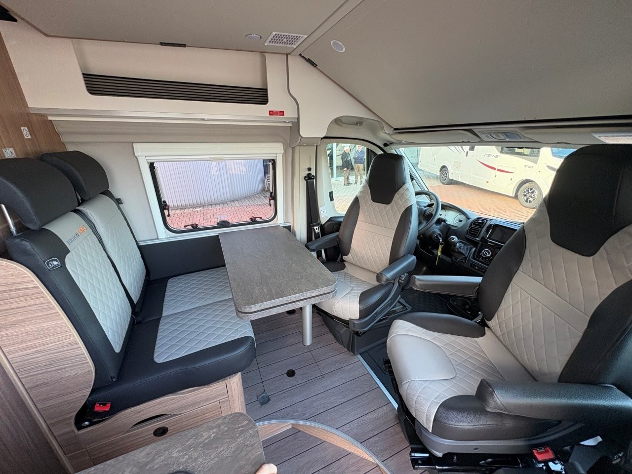 Weinsberg CaraBus 600 DQ Edition Fire foto 3
