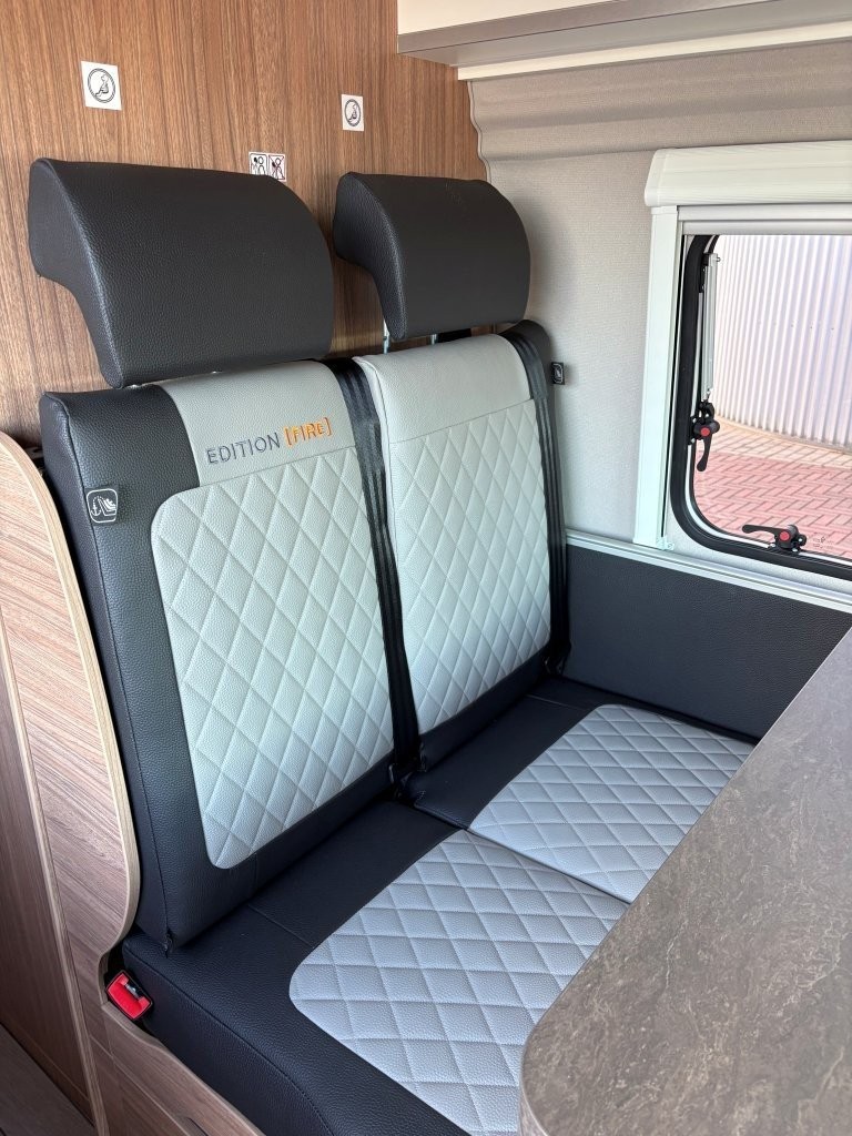 Weinsberg CaraBus 600 DQ Edition Fire foto 4