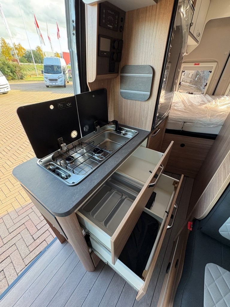 Weinsberg CaraBus 600 DQ Edition Fire foto 5