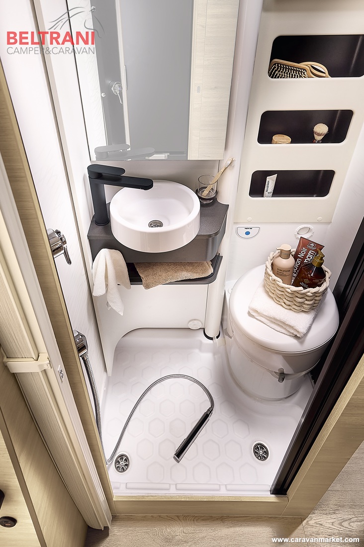 Dreamer D64 bagno DuoSpace con piatto doccia, lavabo e WC a cassetta